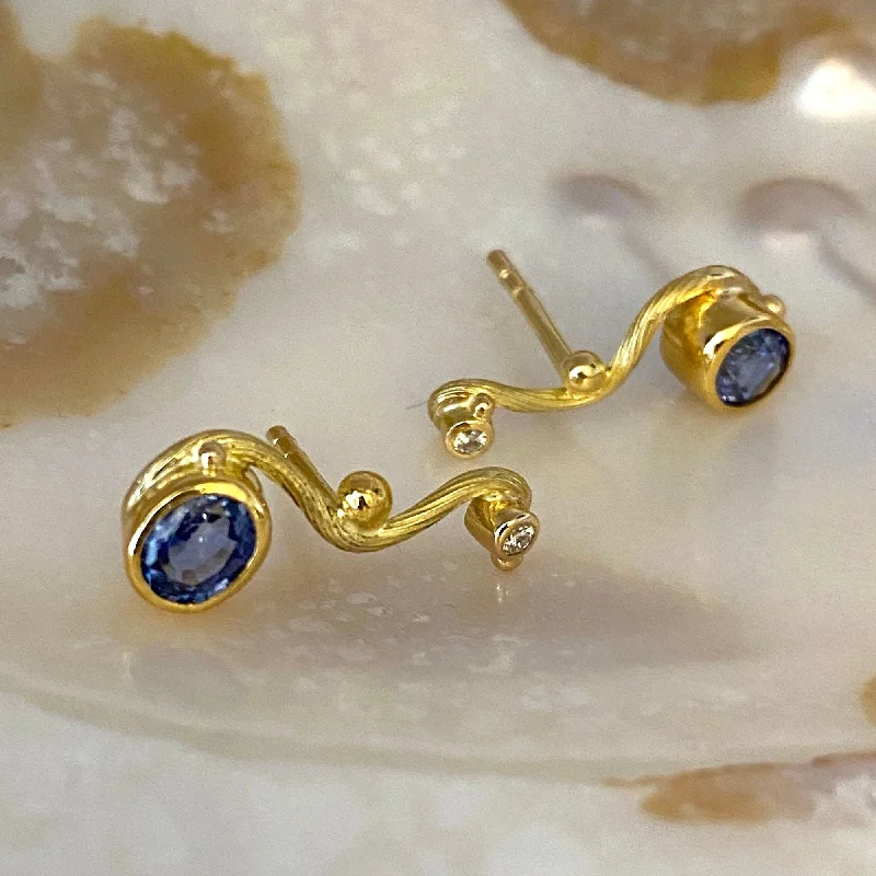 Seafire 18K & 22K Gold Earring w. Sapphire & Diamond