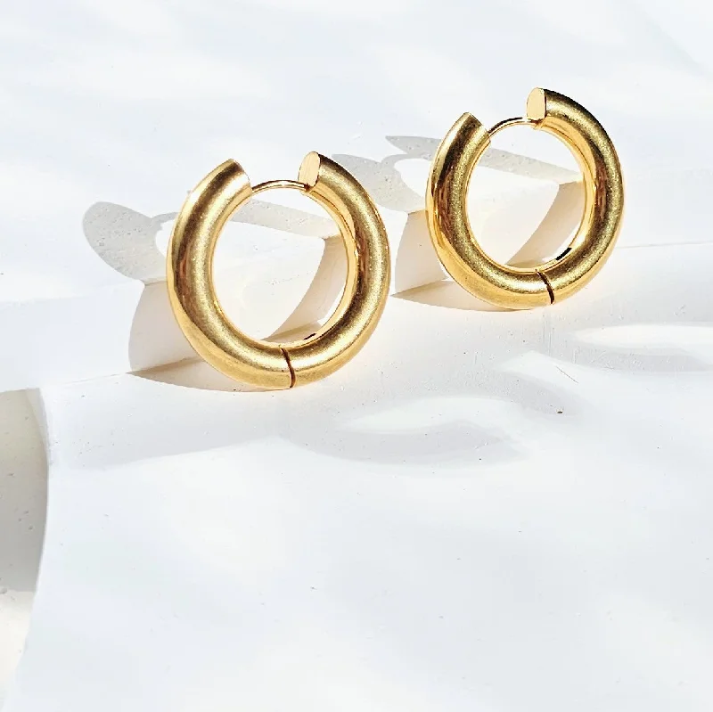 Rose motif earrings-Thick Small Hoops