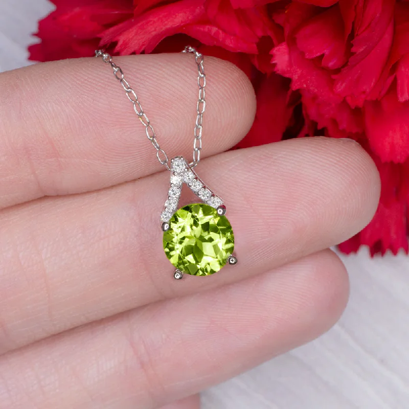 Glossy gold necklaces-PERIDOT DIAMOND PENDANT 14K WHITE GOLD NECKLACE NATURAL GREEN AUGUST BIRTHSTONE