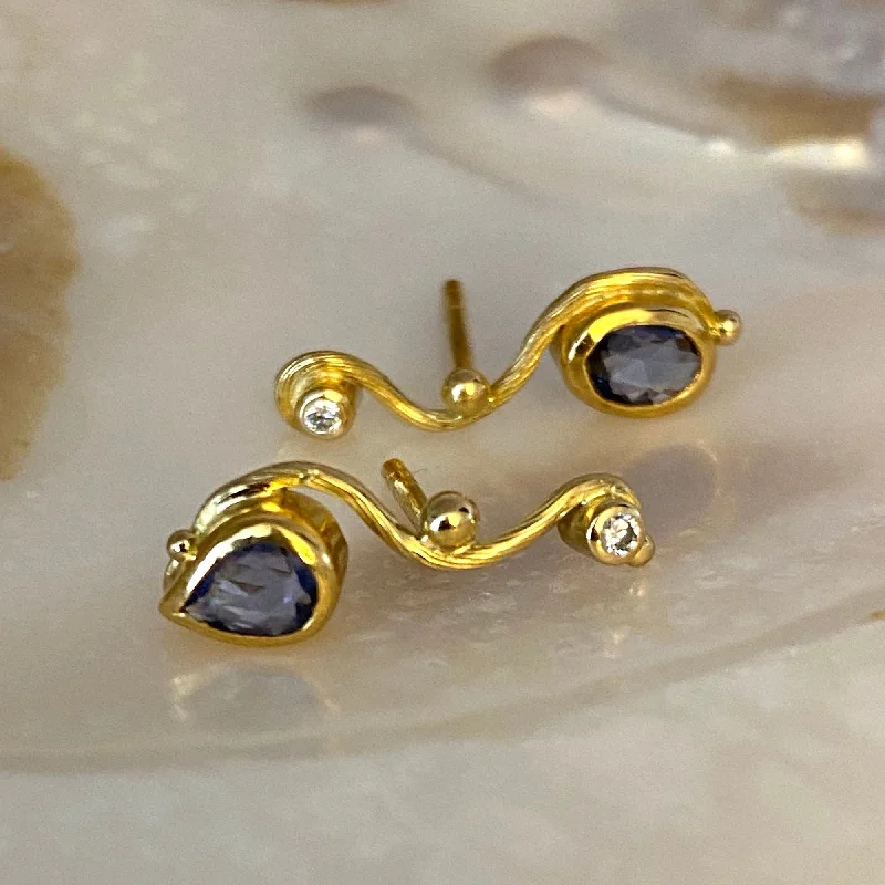 Seafire 18K & 22K Gold Earring w. Dark blue Sapphire & Diamond