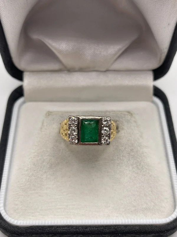 Clear quartz rings-18ct gold emerald and diamond ring