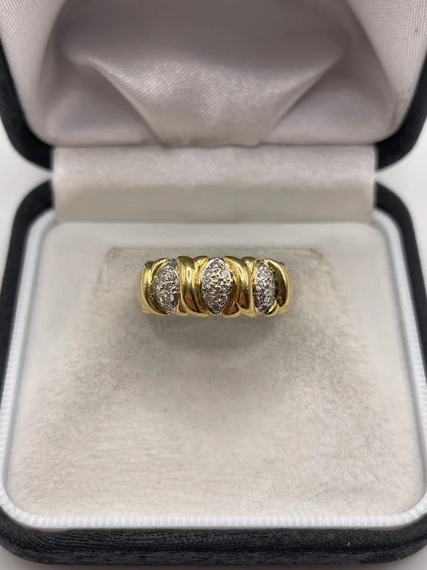 Topaz gem rings-18ct gold diamond ring