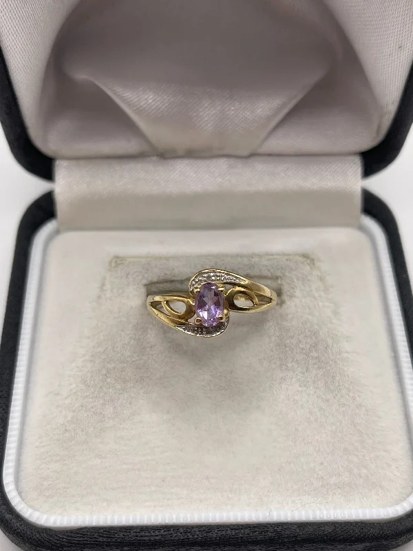 Bright star rings-9ct gold amethyst and diamond ring