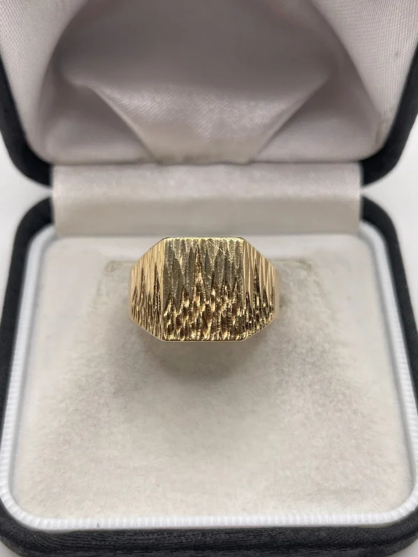 Hand-shiny rings-Heavy 9ct gold signet ring