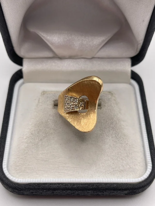 Pure dot rings-14ct gold diamond ring