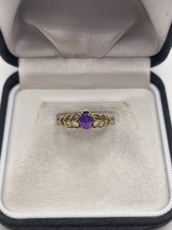 Thin frame rings-9ct gold amethyst ring