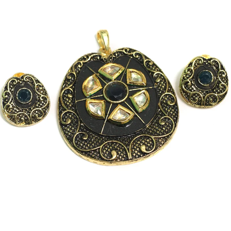 Reed style rings-Kundan Pendant With Earring Set