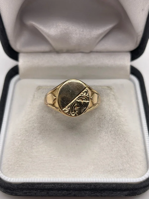 Layered metal rings-9ct gold signet ring