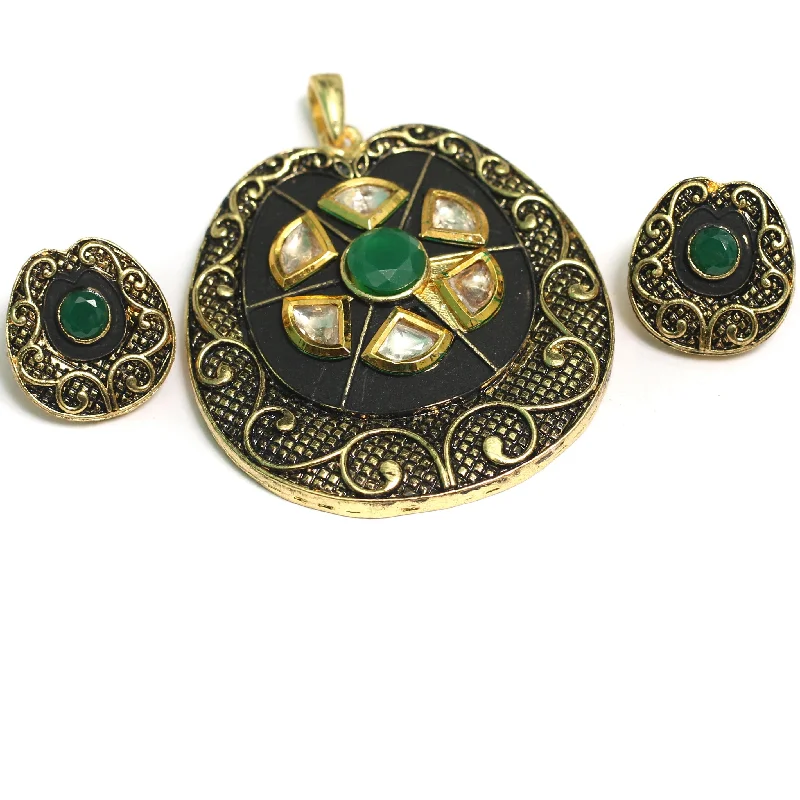 Flat knot rings-Kundan Pendant With Earring Set