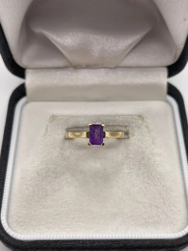 Pure diamond rings-9ct gold amethyst ring