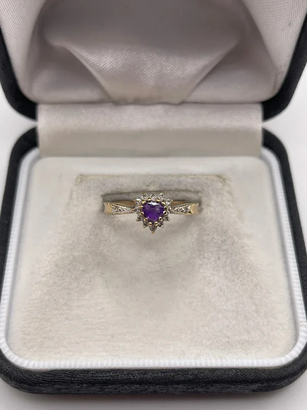 Old deco rings-9ct gold amethyst and diamond ring