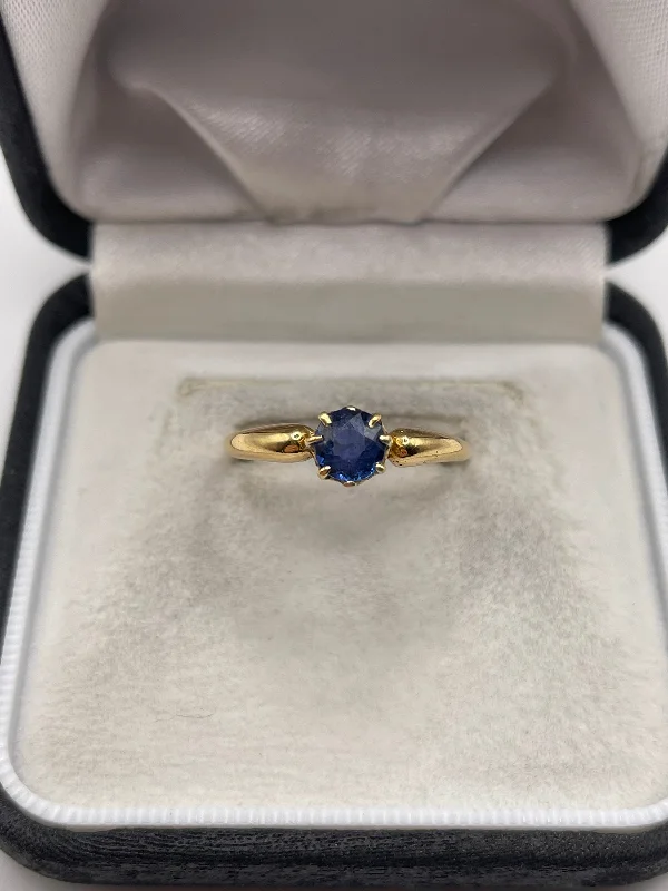 Thin enamel rings-18ct gold sapphire ring