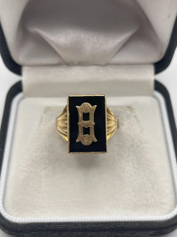 Pure band rings-9ct gold initial onyx ring