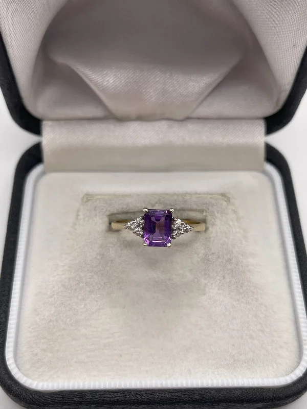 Warm clay rings-9ct gold amethyst and cz ring