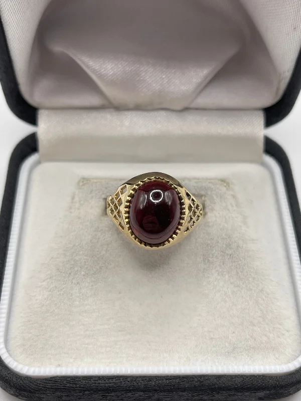 Thin heart rings-9ct gold cabochon garnet ring