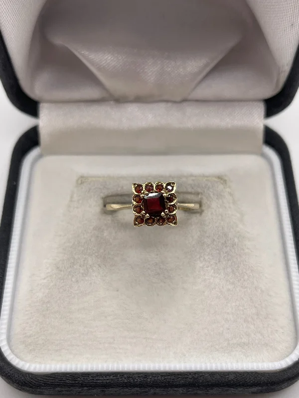 Pure diamond rings-9ct gold garnet cluster ring