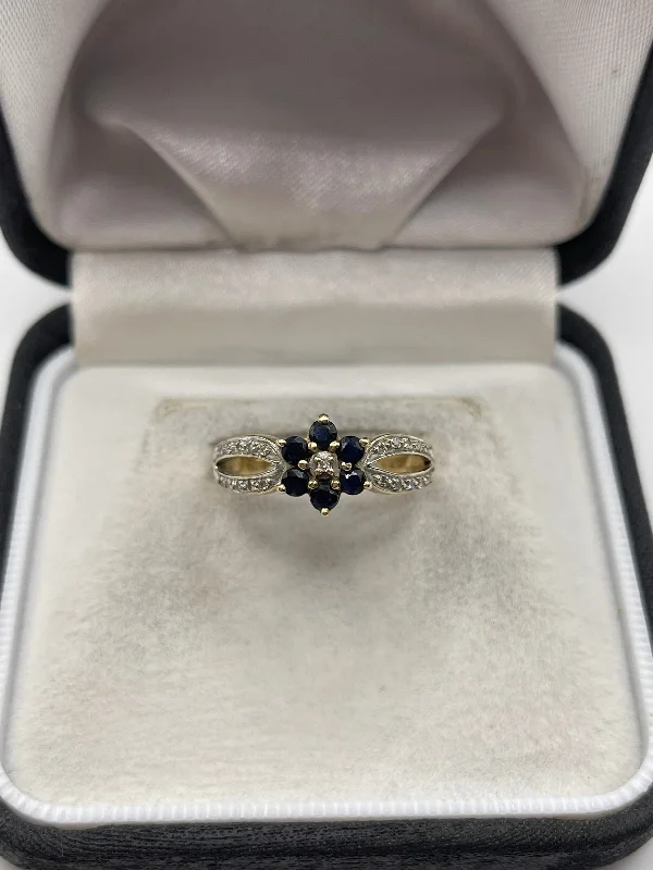 Victorian style rings-9ct gold sapphire and diamond ring