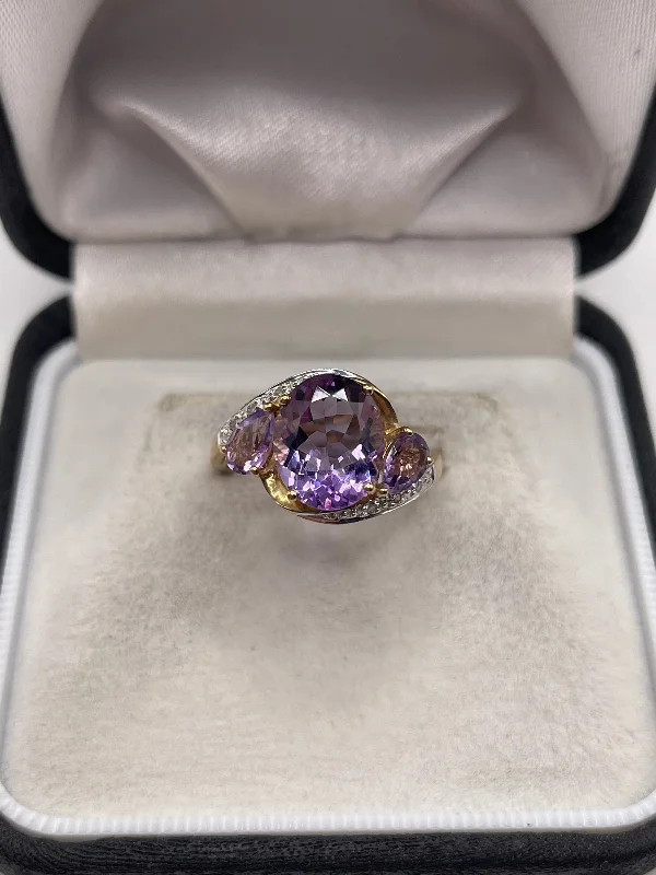 Pure band rings-9ct gold amethyst and diamond ring